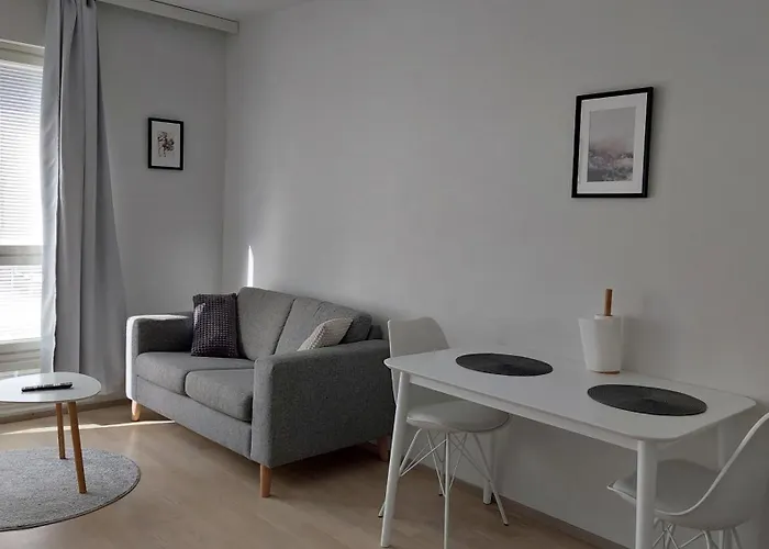 Very Right Next To The Train Station And Free Parking Kotimaailma *